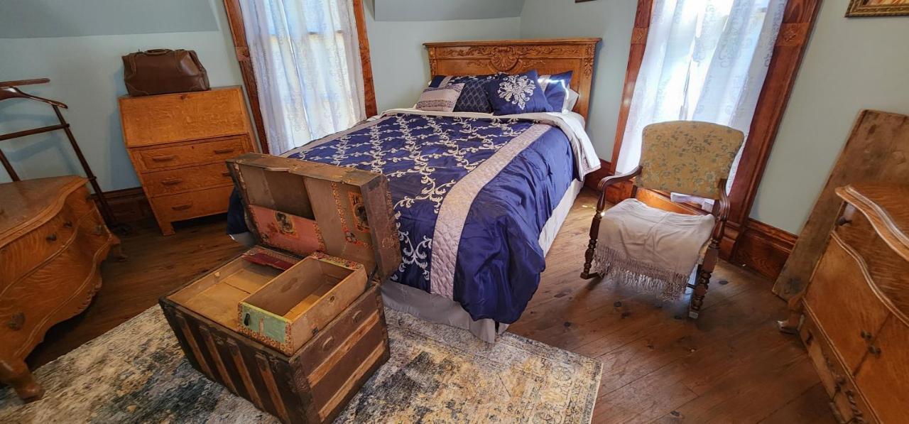 The Carson House Bed & Breakfast Bed & Breakfast Pittsburg Room photo